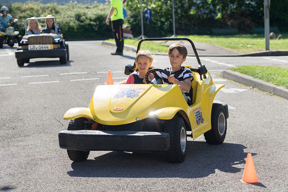 Kinderlenkrad und Schlüssel mit Funktion Auto in Bayern - Auerbach